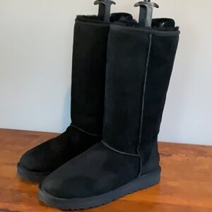 UGG Classic Boots EUC